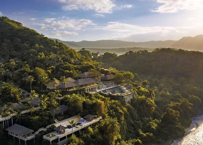 Hotel Amankila 5*